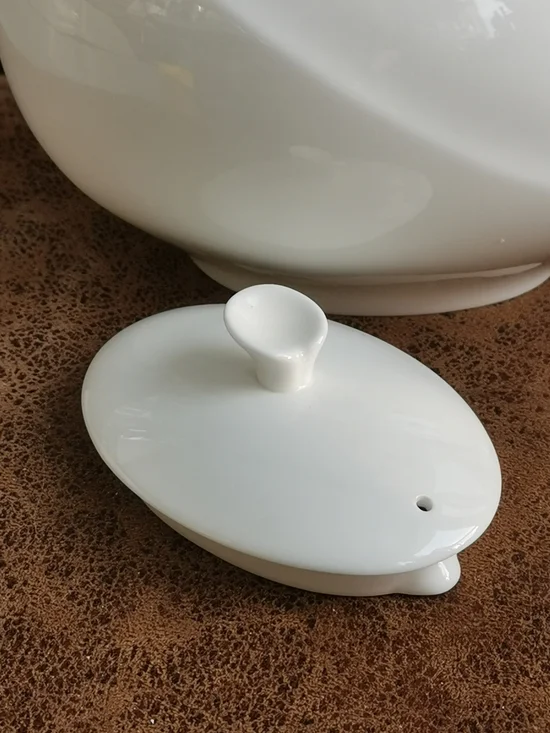 Wedgwood White Bone China  Teapot "Shape 225" - Picture 7 of 9